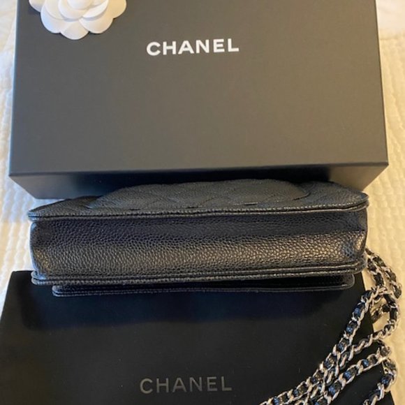 Chanel WOC - Picture 5 of 8